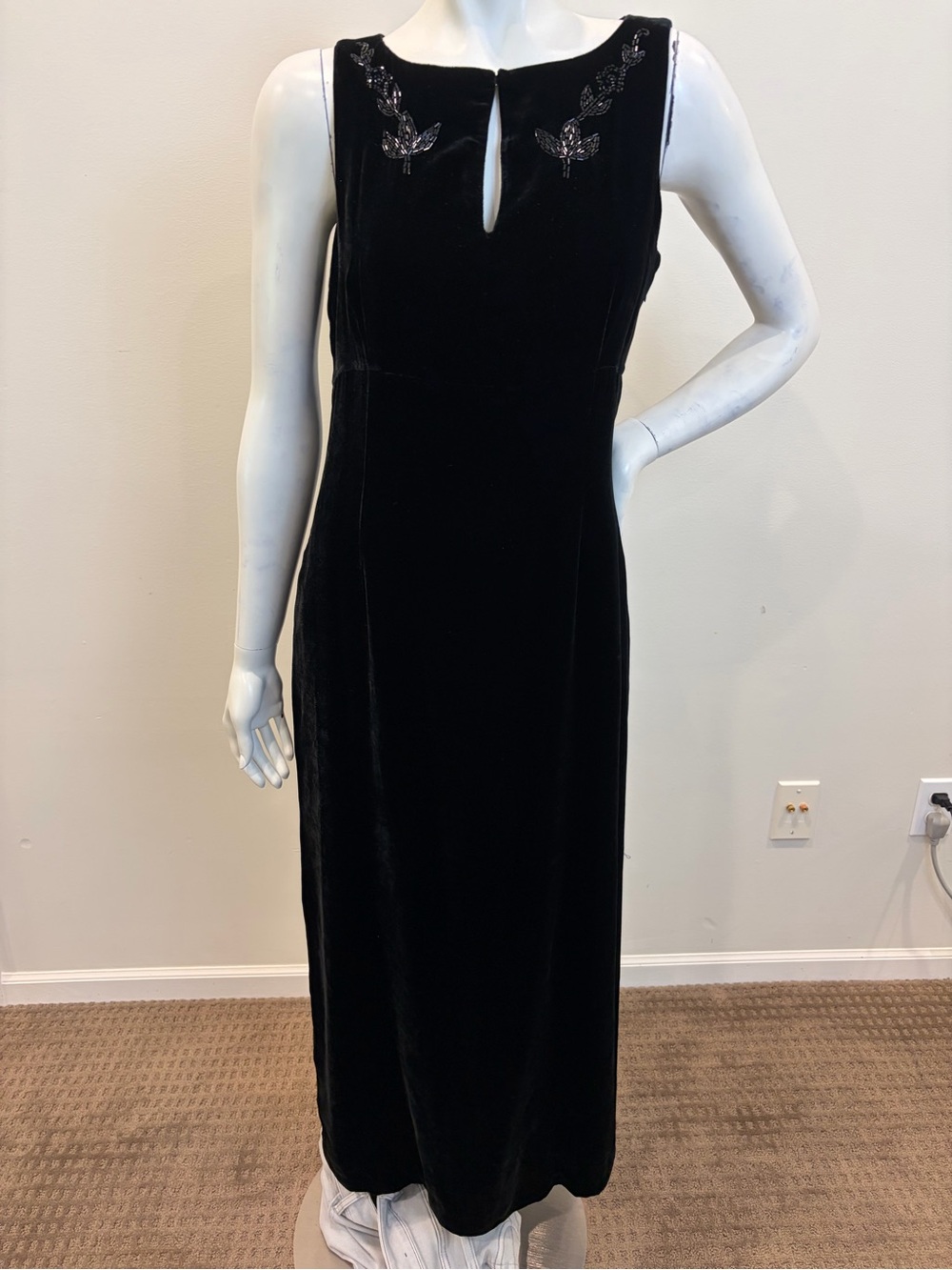 NWT CASUAL CORNER Black Velvet Beaded Formal Keyhole Midi Dress